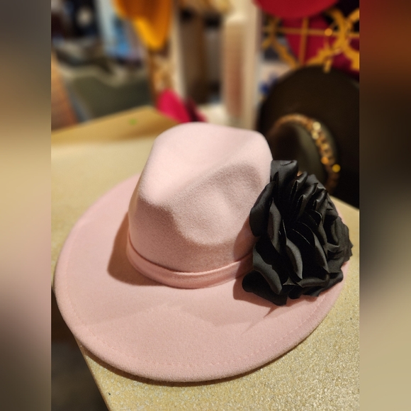 Bold Black Flower Brooch Pin Clip - Picture 13 of 16